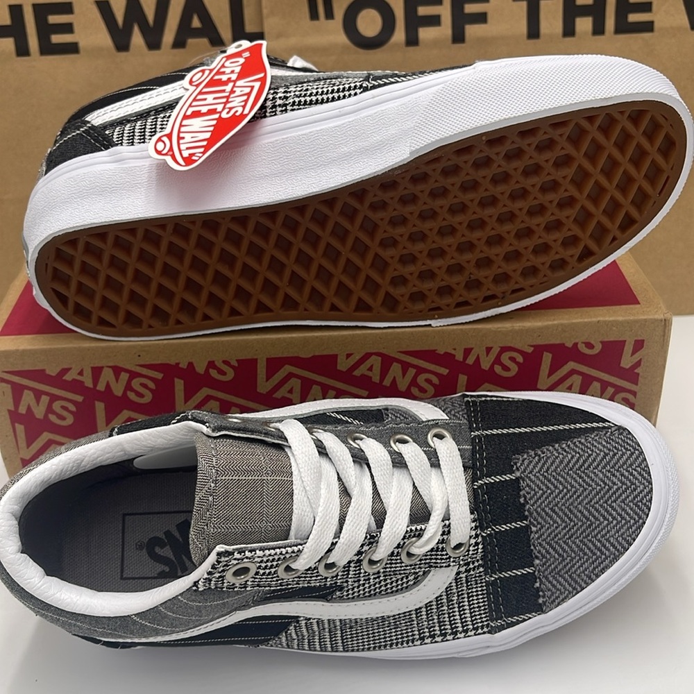 Vans WMNS Black and Gray Sneakers Old Skool Patchwork 
Conference Call Suiting - Picture 3 of 16